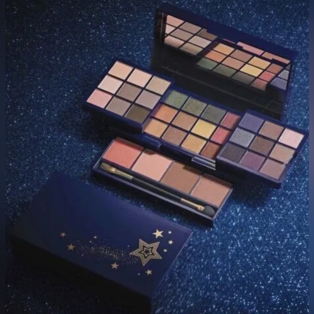 🌟HP🌟 30 EYESHADOW 4 BLUSH PALETTE FMG Glow up Glim up Avon Limited! Gift Idea